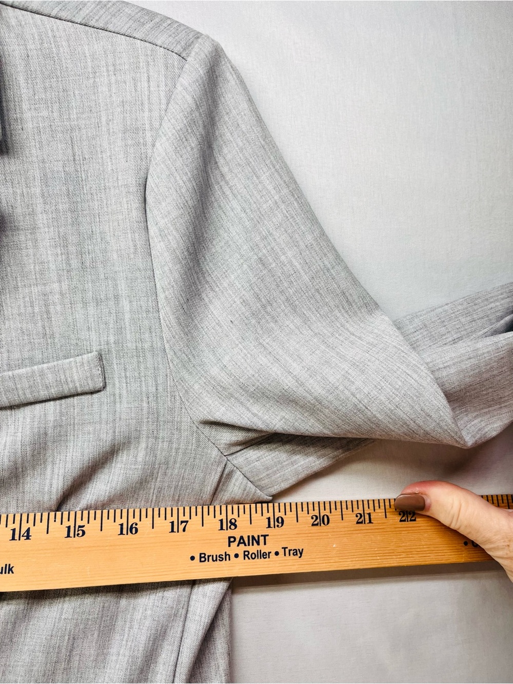 Tahari Light Gray Double-Breasted Cropped Blazer - Picture 4 of 7